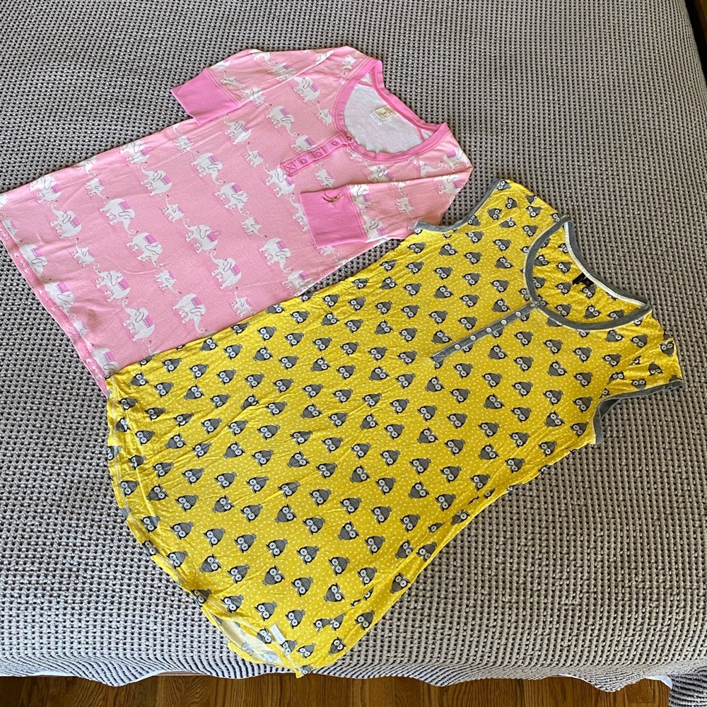 Sleep shirts, fun print, 2 size Small
